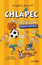 Chlapec v kopačkách