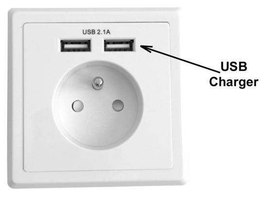 El. zásuvka pod omítku 1x230V+2xUSB 2,1A napájení,