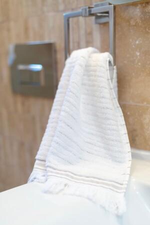 L'essentiel Maison Hand Towel Bliss - White (50 x 90) - 396RYH3206