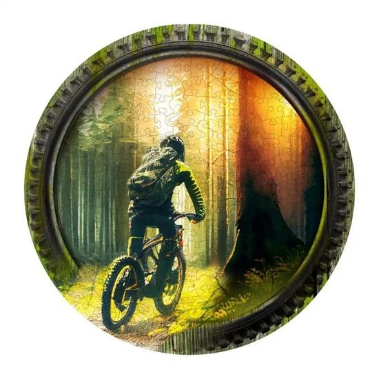 WOODEN CITY Dřevěné puzzle Biker v lese 250 dílků EKO - HE 0300-L