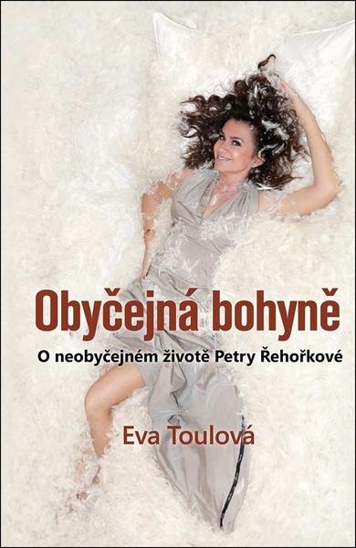 Obyčejná bohyně - 9788076660380